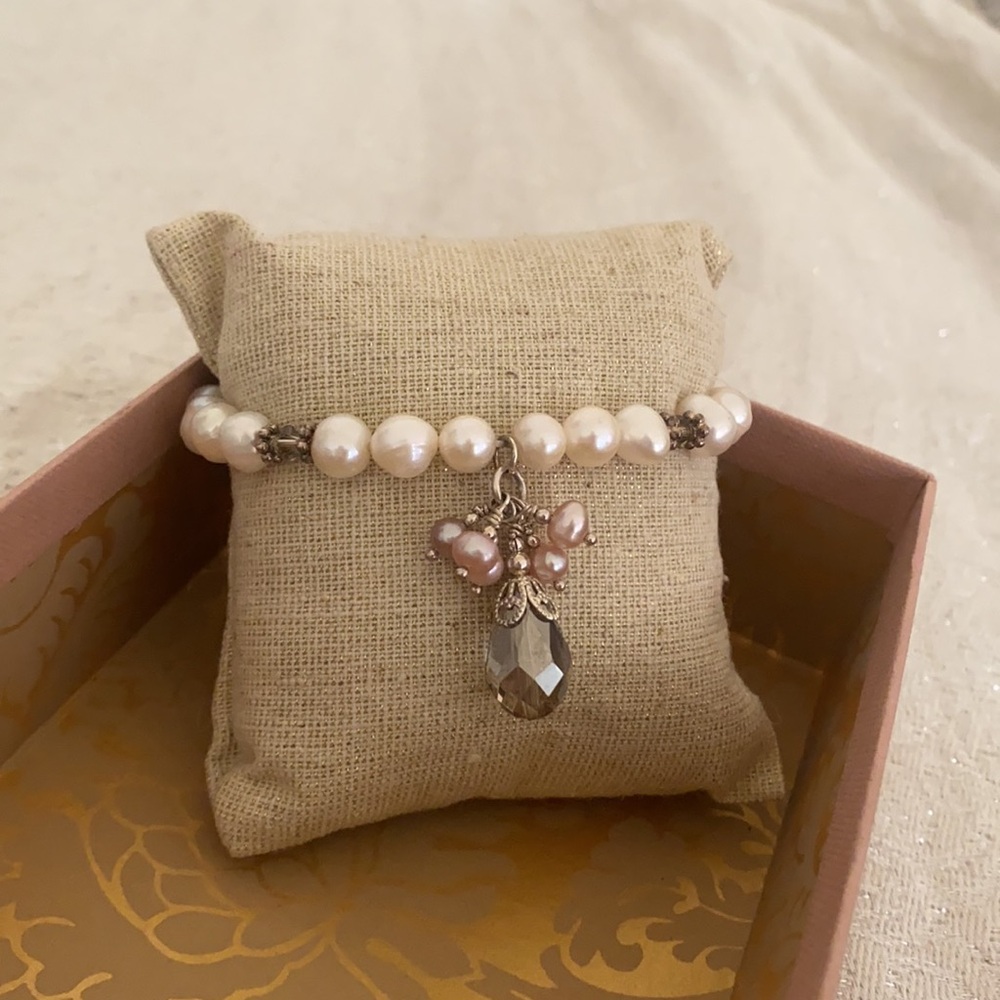 🪞 NEW genuine cultured pearls and dangling crystal charms bracelet
